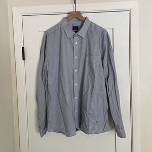 UNTUCKit Blue and White Casual Button Down Shirt